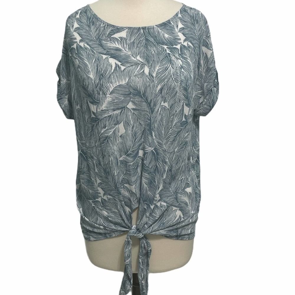 Final Touch Feather Print Tie Front Top T-Shirt Short Sleeves Blue White Small‎